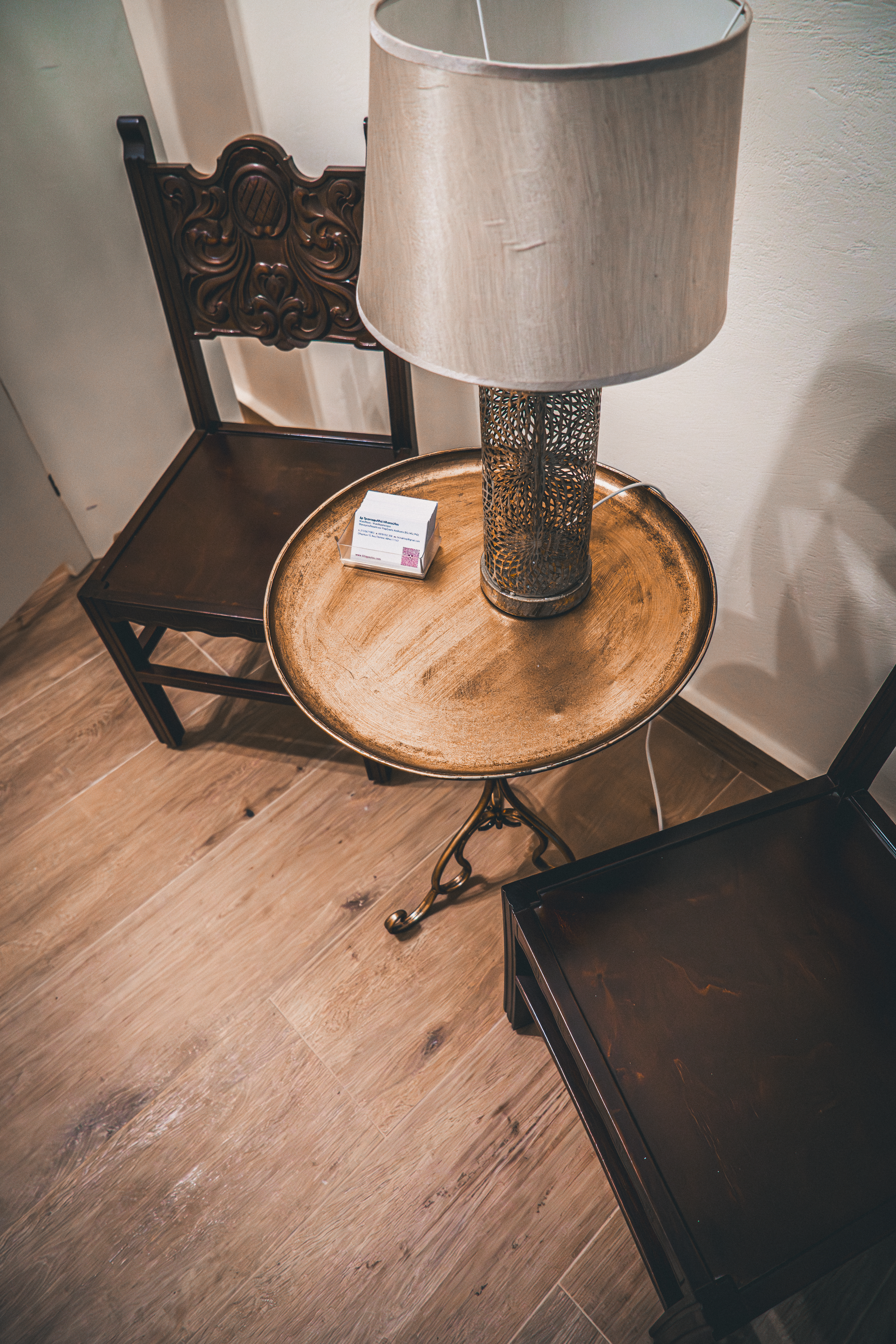 Πίνακας και βιβλιοθήκη